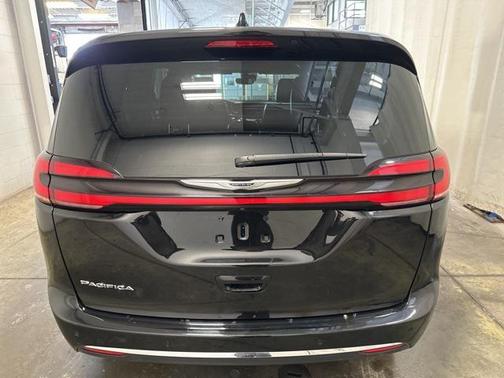 2025 Chrysler Pacifica L