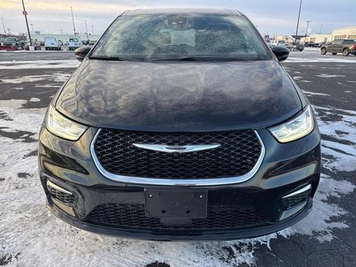 2025 Chrysler Pacifica L