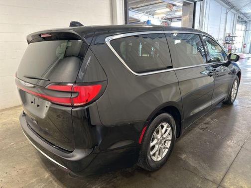 2025 Chrysler Pacifica L