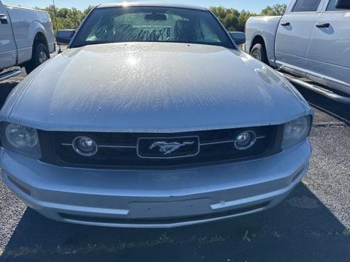 2006 Ford Mustang Deluxe