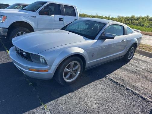2006 Ford Mustang Deluxe