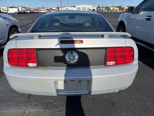 2006 Ford Mustang Deluxe