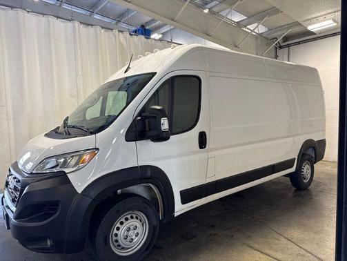 Bright White Clearcoat 2025 RAM ProMaster 2500 Tradesman