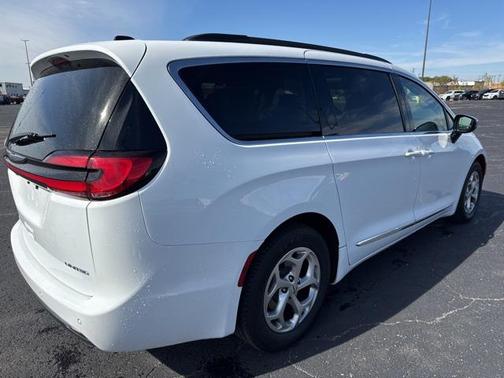 2023 Chrysler Pacifica Limited