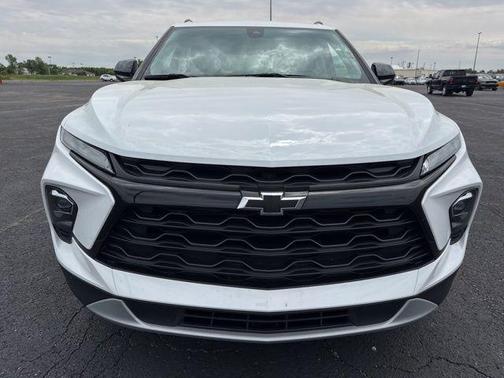Summit White 2024 Chevrolet Blazer 2LT