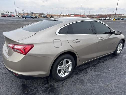 2022 Chevrolet Malibu FWD LT