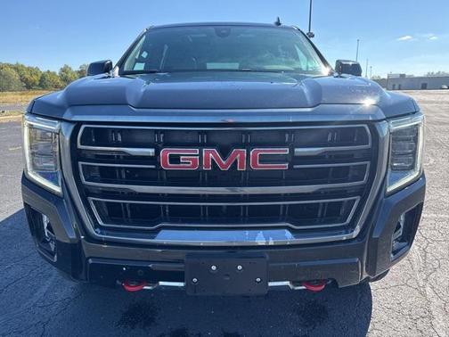 2022 GMC Yukon XL 4WD AT4