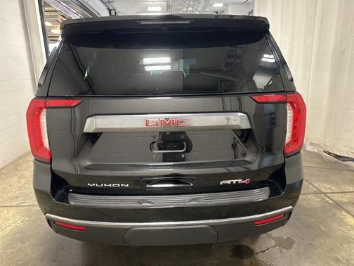 2022 GMC Yukon XL 4WD AT4