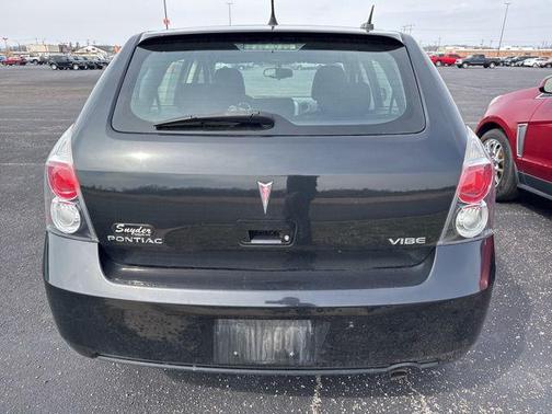 2010 Pontiac Vibe Base