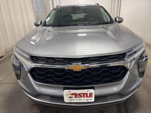 Sterling Gray Metallic 2025 Chevrolet Trax LT