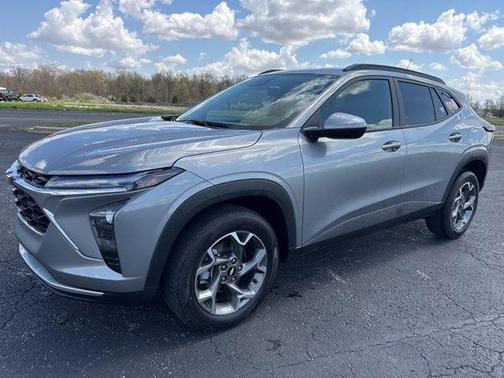 Sterling Gray Metallic 2025 Chevrolet Trax LT
