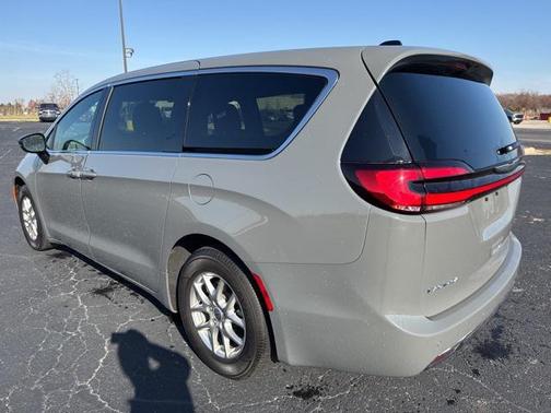 2025 Chrysler Pacifica L