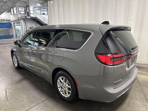 2025 Chrysler Pacifica L