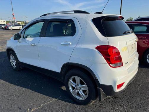 Summit White 2017 Chevrolet Trax LT