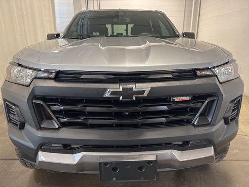 Sterling Gray Metallic 2024 Chevrolet Colorado Trail Boss