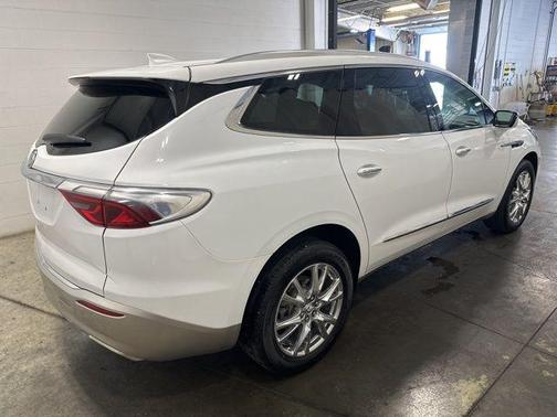 2023 Buick Enclave Essence FWD