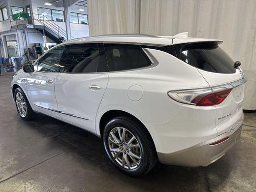 2023 Buick Enclave Essence FWD
