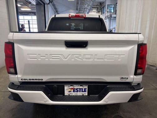 Summit White 2024 Chevrolet Colorado LT