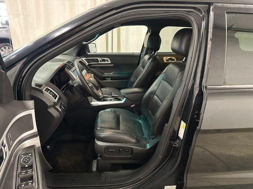 Tuxedo Black Metallic 2014 Ford Explorer XLT