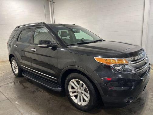 Tuxedo Black Metallic 2014 Ford Explorer XLT