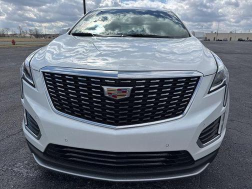 Crystal White Tricoat 2023 Cadillac XT5 Premium Luxury