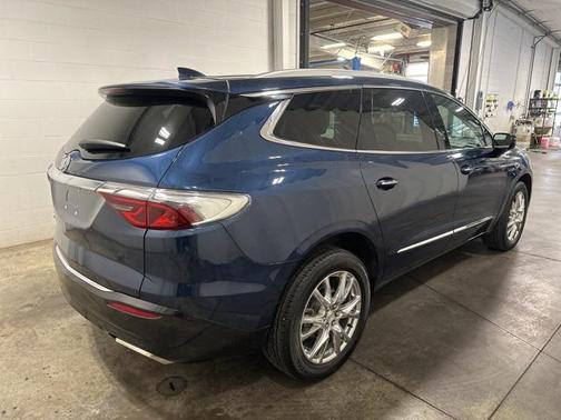 2022 Buick Enclave AWD Essence