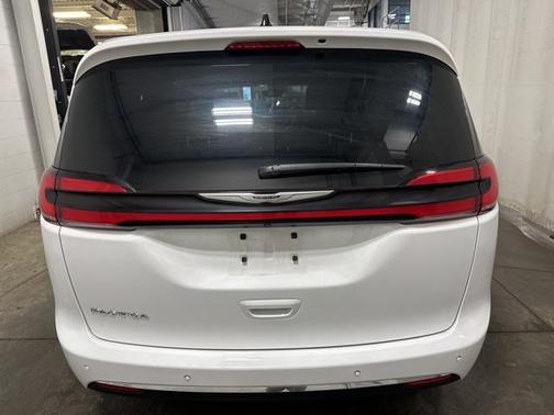 2025 Chrysler Pacifica L