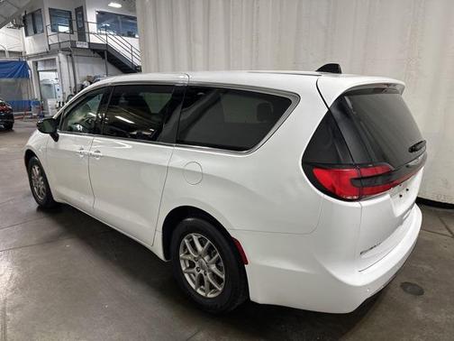 2025 Chrysler Pacifica L