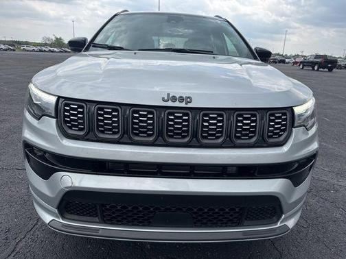 Silver Zynith Metallic Clearcoat 2024 Jeep Compass Limited