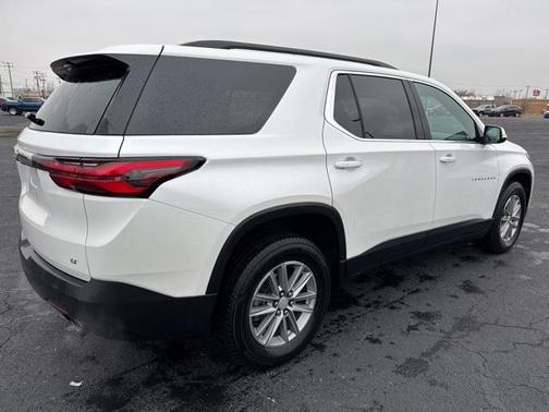 2022 Chevrolet Traverse LT Cloth