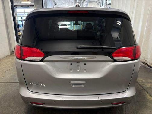 Billet Silver Metallic Clearcoat 2018 Chrysler Pacifica L