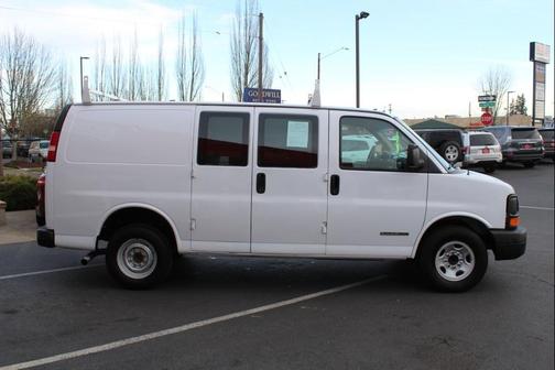 2004 GMC Savana 2500 Base