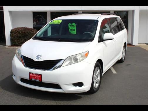 2014 Toyota Sienna LE