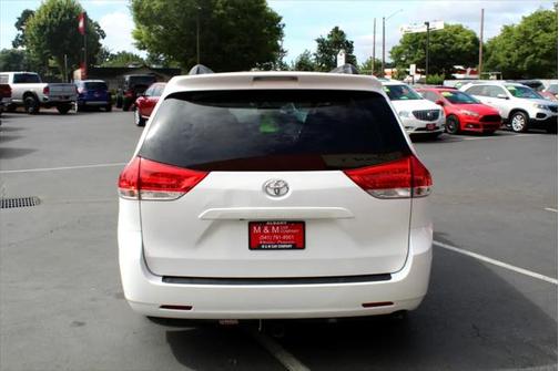 2014 Toyota Sienna LE