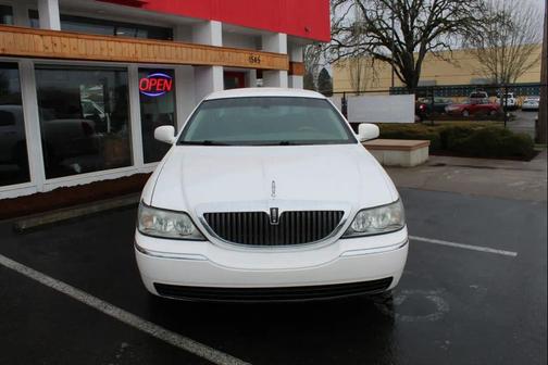2010 Lincoln Town Car Signature