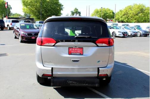 2018 Chrysler Pacifica Hybrid Touring L