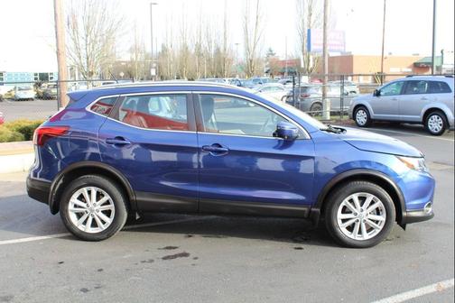 2018 Nissan Rogue Sport SV