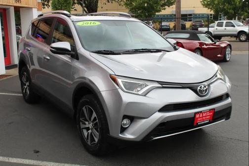 Silver Sky Metallic 2016 Toyota RAV4 XLE