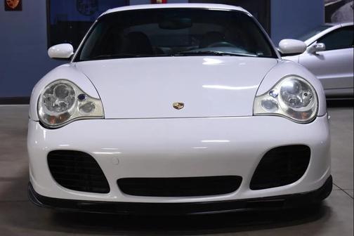 2004 Porsche 911 Carrera 4S