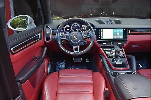 2023 Porsche Cayenne Turbo