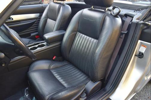 2004 Ford Thunderbird Base