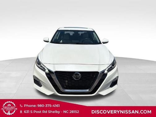White 2021 Nissan Altima 2.5 SV