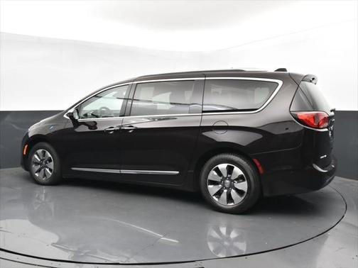 2018 Chrysler Pacifica Hybrid Limited