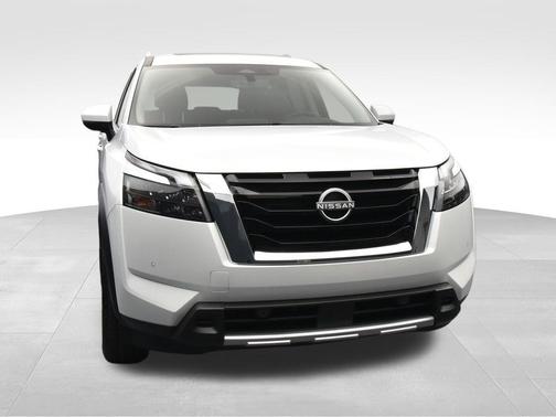 2025 Nissan Pathfinder Platinum FWD