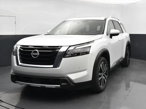 2025 Nissan Pathfinder Platinum FWD