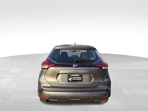 2025 Nissan Kicks S