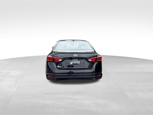 2025 Nissan Altima SR FWD