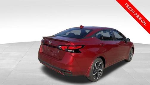 2025 Nissan Versa 1.6 SR