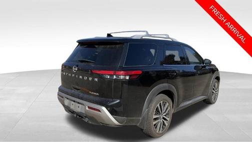 2022 Nissan Pathfinder Platinum
