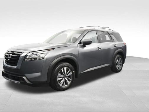 2025 Nissan Pathfinder SL FWD